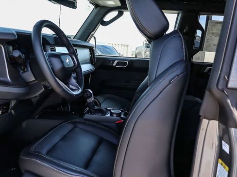 New 2026 Ford Bronco Badlands image 18