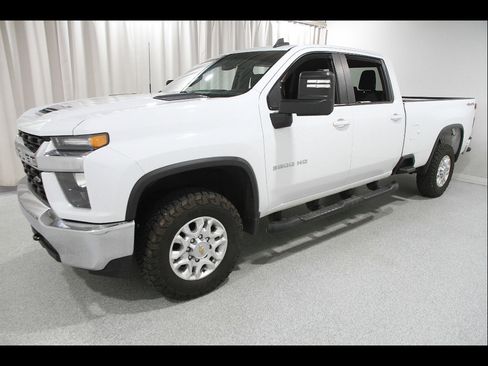 Used 2022 Chevrolet Silverado 3500 LT image 3