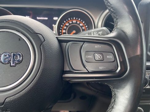 Used 2022 Jeep Gladiator Willys image 21