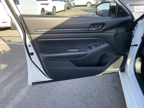 Used 2024 Nissan Altima 2.5 S FWD image 18