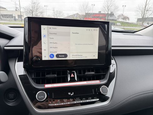 Used 2024 Toyota Corolla Cross LE image 18