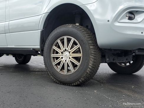 Used 2024 Mercedes-Benz Sprinter 2500 image 11