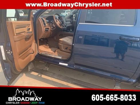 Used 2023 RAM 3500 Limited AWD/4WD image 5