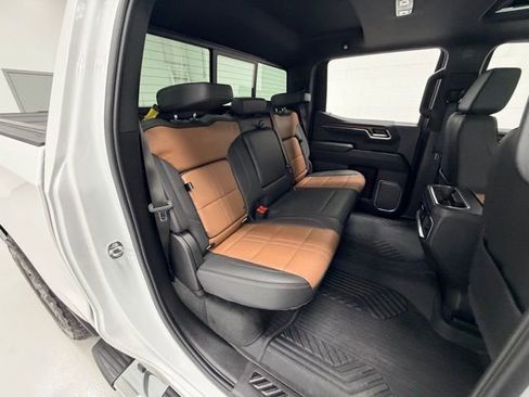 Certified 2024 Chevrolet Silverado 1500 High Country w/ Technology Package image 28