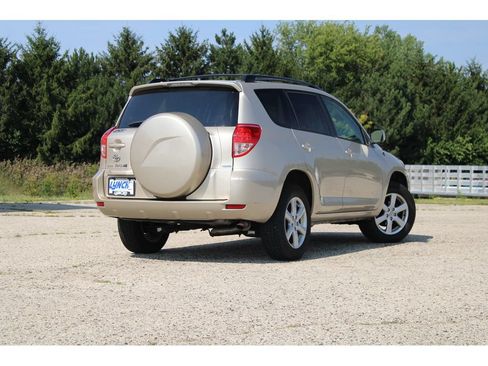 Used 2006 Toyota RAV4 Limited AWD/4WD image 9