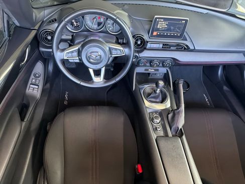 Used 2016 MAZDA MX-5 Miata Club RWD image 14