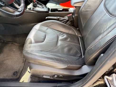 Used 2015 Ford Focus Titanium FWD image 32