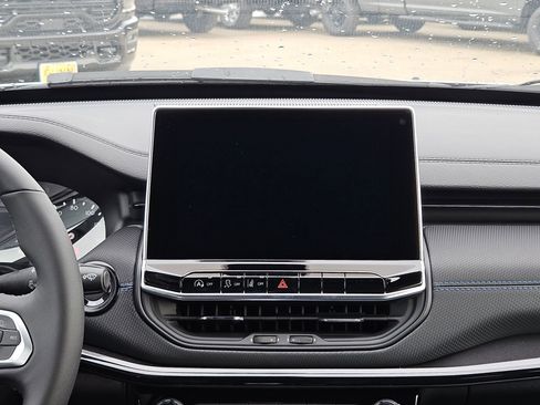 New 2026 Jeep Compass Latitude image 16