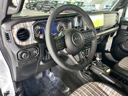 New 2026 Jeep Gladiator Sport AWD/4WD image 10