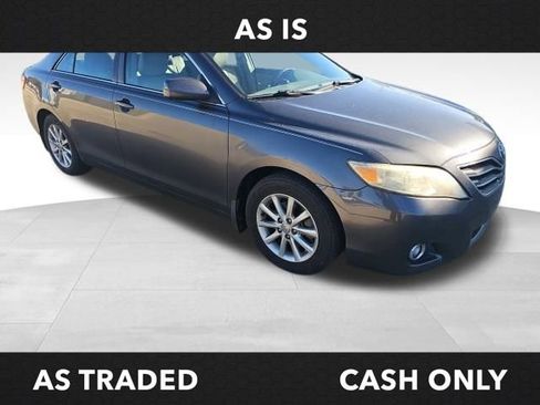 Used 2011 Toyota Camry XLE image 1