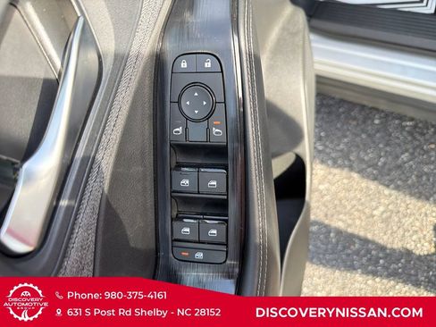 Certified 2023 Nissan Rogue SV FWD image 11