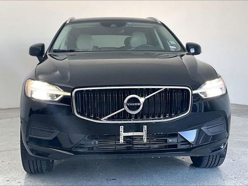 Used 2018 Volvo XC60 T5 Momentum w/ Vision Package image 6