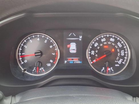 Used 2021 Toyota RAV4 LE image 19