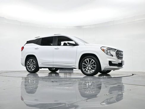 Used 2022 GMC Terrain Denali image 35