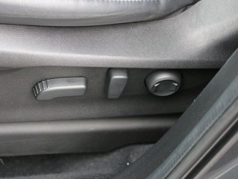 Used 2022 Subaru Ascent Limited w/ Technology Package image 28