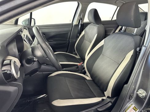 Used 2022 Nissan Versa SV w/ Trunk Package image 15