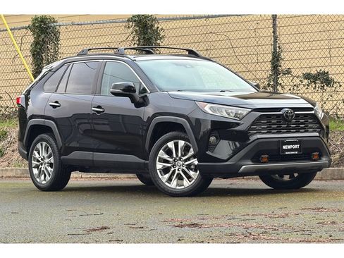 Used 2021 Toyota RAV4 Limited AWD/4WD image 2
