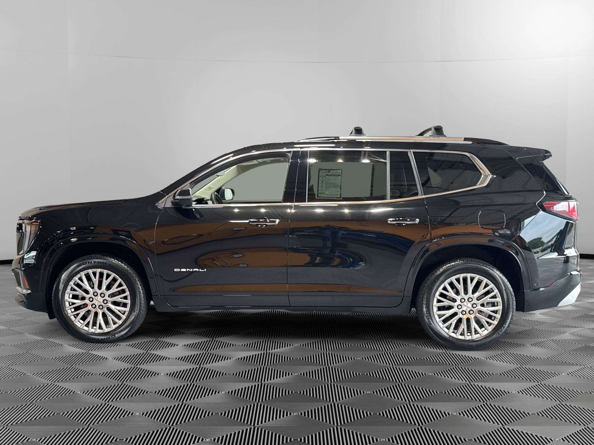 Used 2026 GMC Acadia Denali w/ Super Cruise Package AWD/4WD image 2