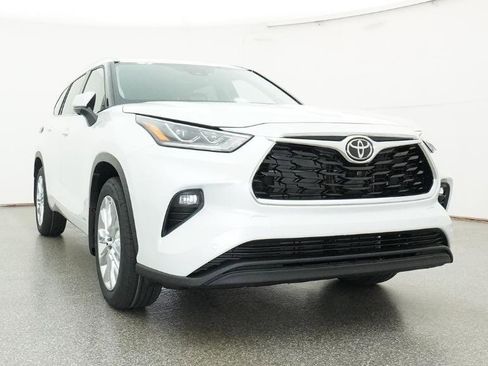 New 2026 Toyota Highlander Limited image 20