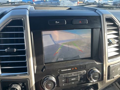 Used 2015 Ford F150 Lariat image 22