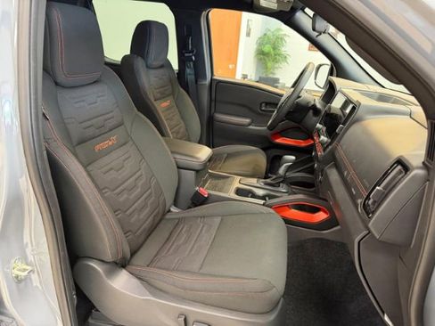 Used 2026 Nissan Frontier Pro-X w/ Pro-X Convenience Package RWD image 11