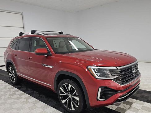 Used 2024 Volkswagen Atlas SEL Premium R-Line AWD/4WD image 2