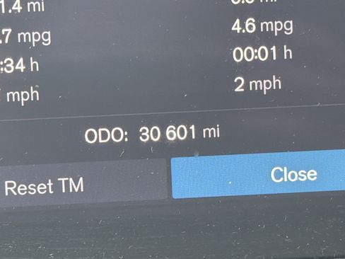 Certified 2023 Volvo XC40 B5 Plus AWD/4WD image 22