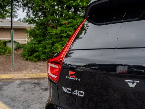 Used 2025 Volvo XC40 B5 Plus AWD/4WD image 27