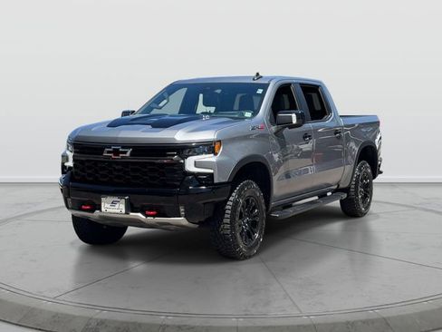 Used 2023 Chevrolet Silverado 1500 ZR2 w/ Technology Package AWD/4WD image 3