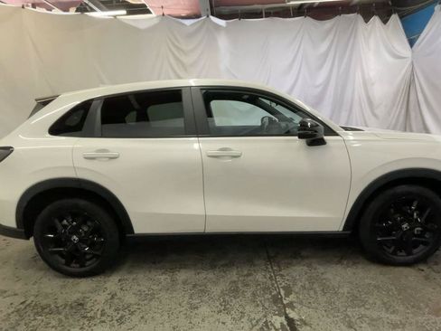 Used 2024 Honda HR-V Sport image 4
