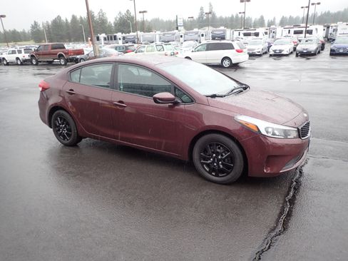 Used 2018 Kia Forte LX image 7