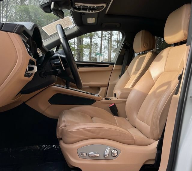 Used 2022 Porsche Macan AWD/4WD image 14