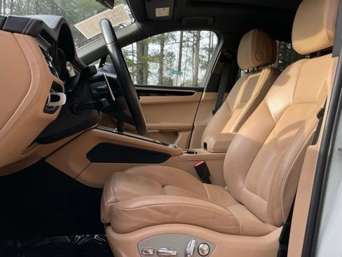 Used 2022 Porsche Macan AWD/4WD image 14