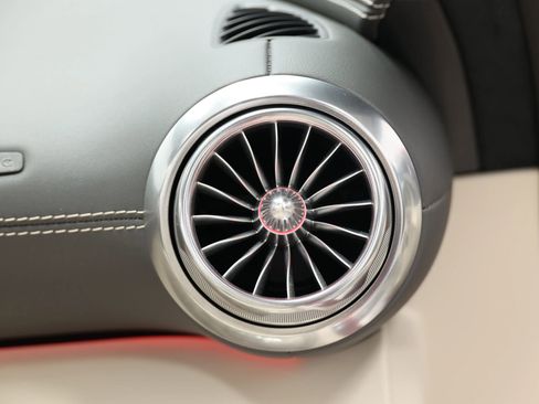 Used 2022 Mercedes-Benz SL 55 AMG 4MATIC image 92