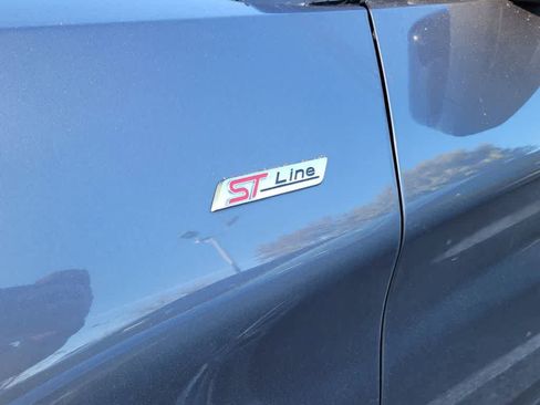 Used 2025 Ford Explorer ST-Line image 3