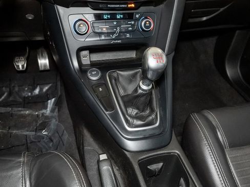 Used 2015 Ford Focus ST w/ Equipment Group 401A FWD image 21