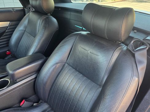 Used 2005 Ford Thunderbird RWD image 13