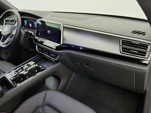 Used 2024 Volkswagen Atlas Cross Sport SE image 22