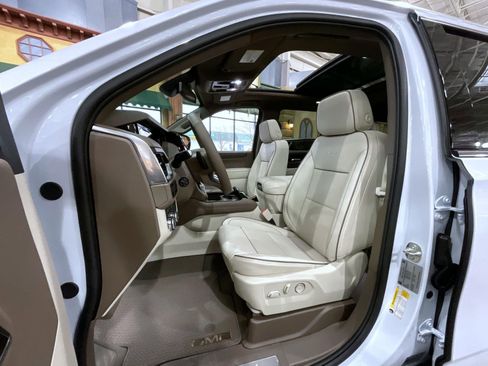 New 2026 GMC Yukon Denali w/ Sun & Power Step Package image 10