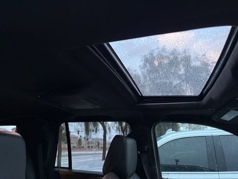 Used 2019 Cadillac Escalade Platinum image 16