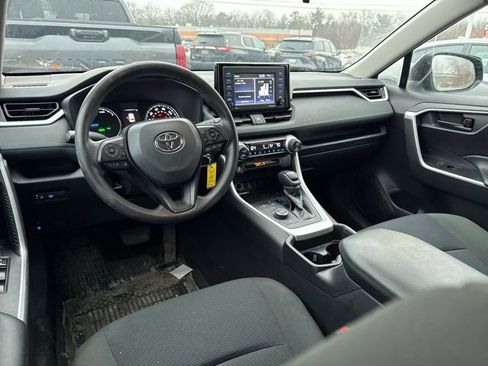 Used 2021 Toyota RAV4 LE image 17
