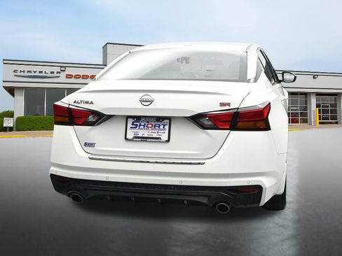 Used 2023 Nissan Altima 2.5 SR w/ SR Premium Package FWD image 4