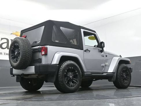 Used 2013 Jeep Wrangler Sahara w/ Dual Top Group AWD/4WD image 28