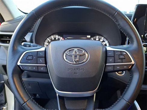 Certified 2024 Toyota Highlander LE image 24