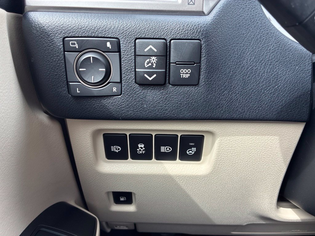 Certified 2023 Lexus GX 460 Premium w/ Accessory Package AWD/4WD image 23