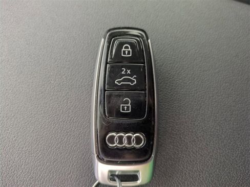 Used 2023 Audi Q7 3.0T Prestige image 37