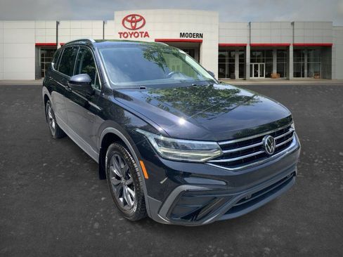 Used 2023 Volkswagen Tiguan SE FWD image 3