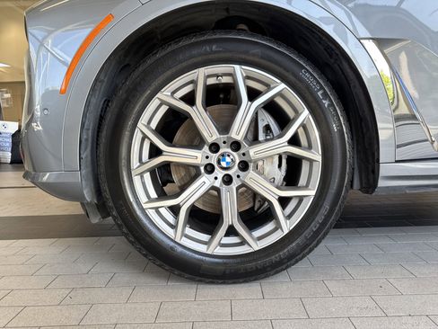 Used 2024 BMW X7 xDrive40i w/ Premium Package image 12