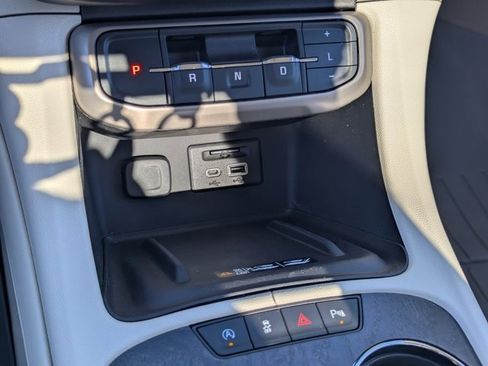 Used 2023 GMC Acadia Denali image 27