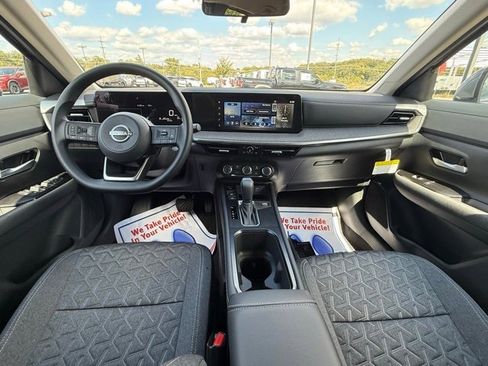 New 2025 Nissan Kicks SV image 17
